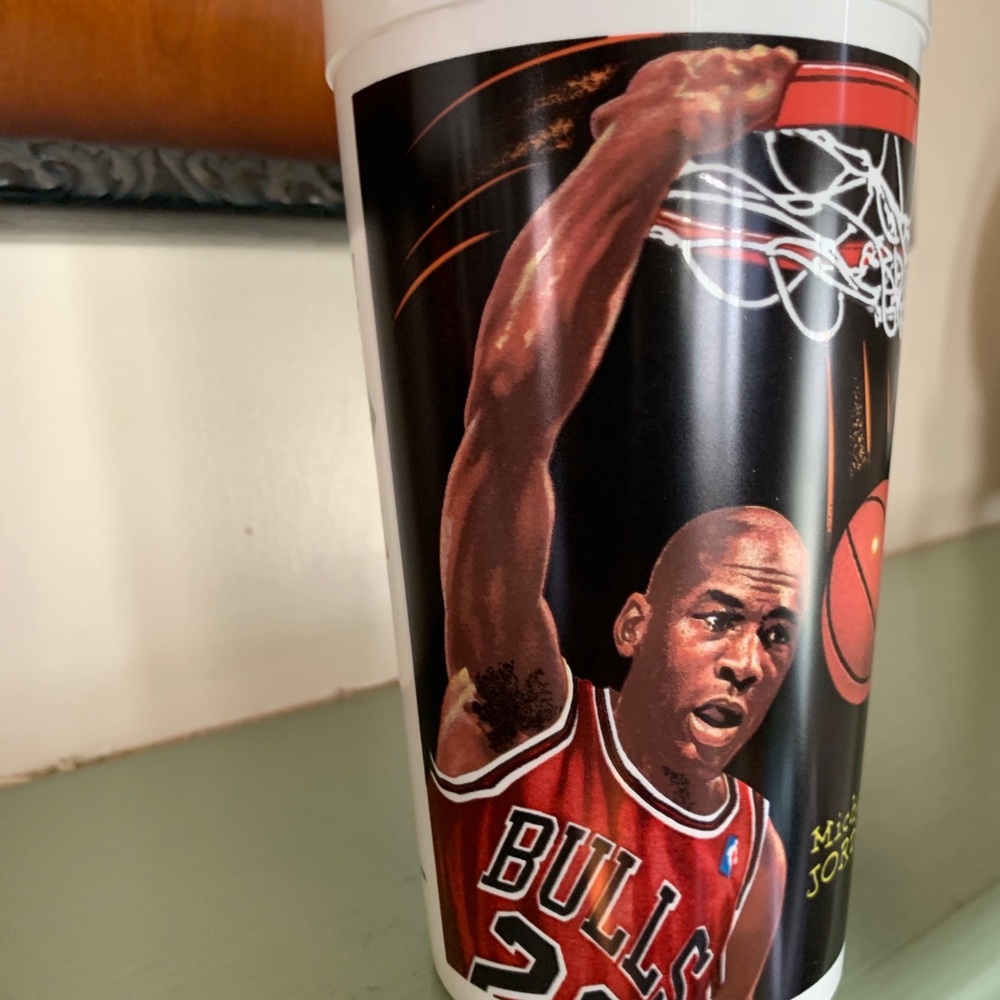***SOLD***Michael Jordan McDonalds 1995 Cups Loone - Picture 1 of 7